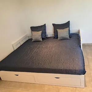 https://charmant-studio-de-23m2.aixenprovencehotels.org